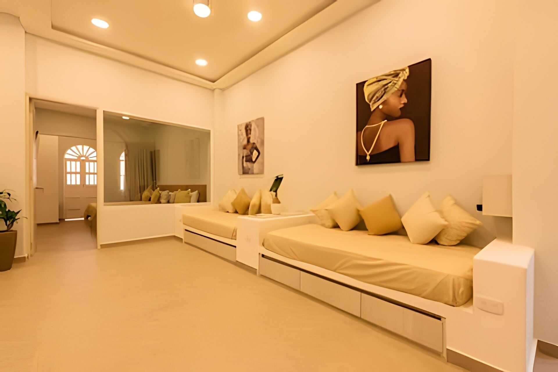 2 bedrooms, bed sheets