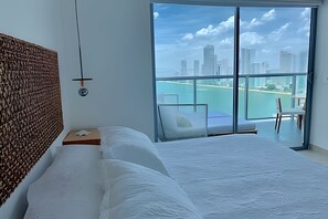 2 bedrooms, iron/ironing board, bed sheets - Luxurious 1 Bedroom Apt 19th Floor - Infinitum (Cartagena)