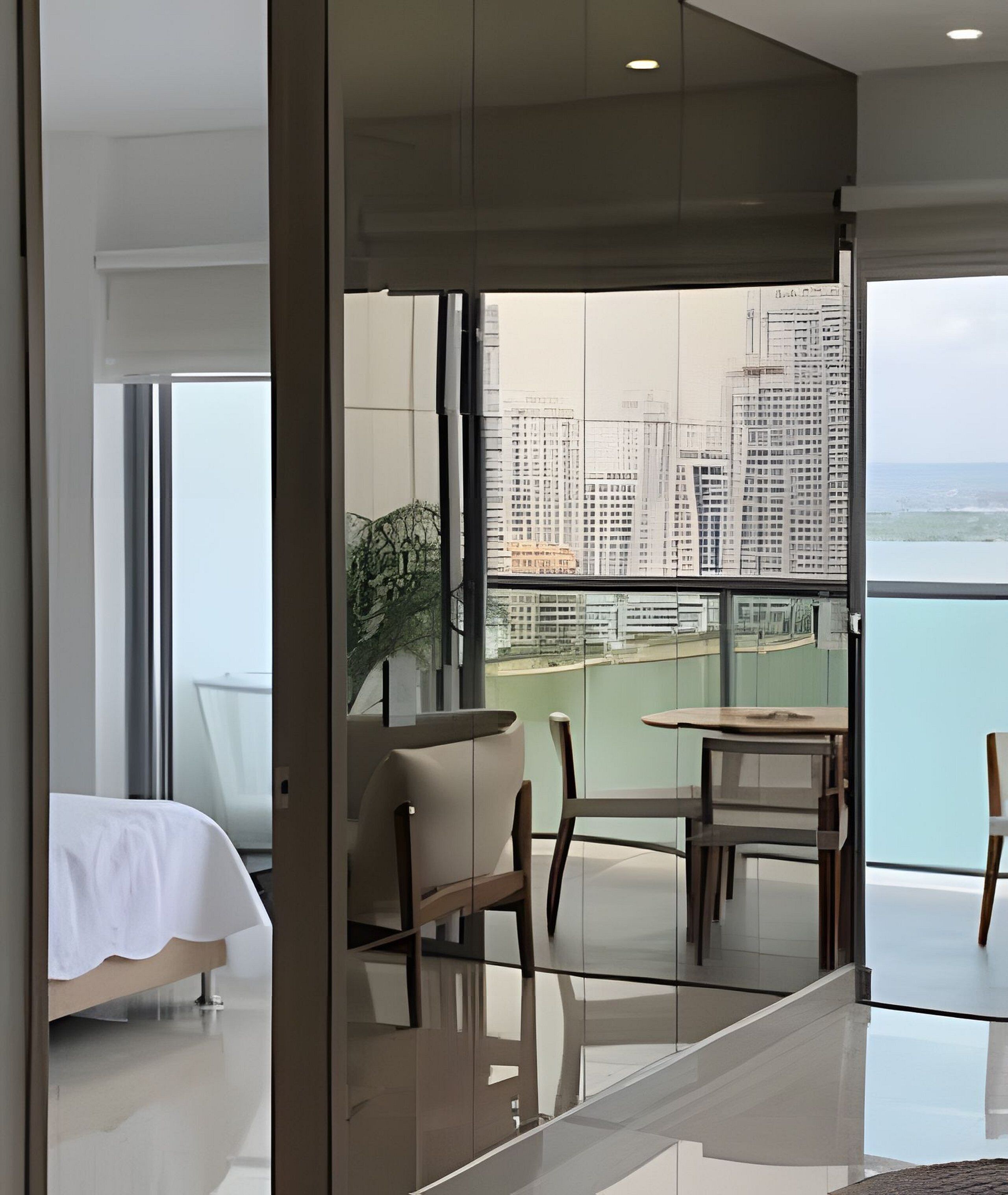 2 bedrooms, iron/ironing board, bed sheets