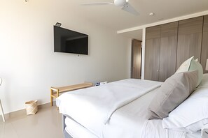 3 bedrooms, iron/ironing board, bed sheets - Luxurious 2-bd Apt on the 20th Floor - Morros City (Cartagena)