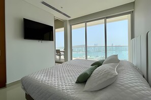 2 bedrooms, iron/ironing board, bed sheets - Luxurious 1 Bd Apt on the 17th Floor - H2 Hyatt (Cartagena)