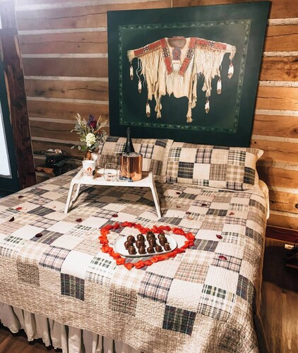 Green Briar Cabin a beautiful private log cabin