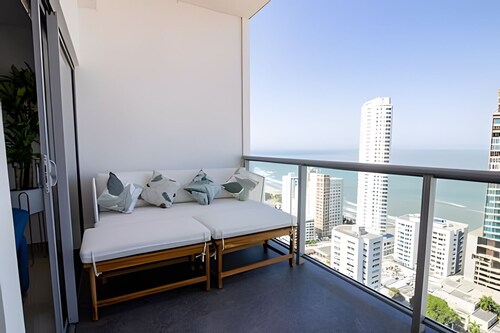 Ocean view Infinitum Spectacular 28th floor apt