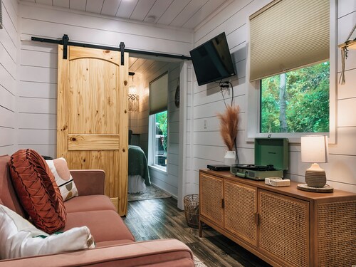 Welcome to Precious Cargo