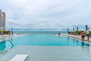 Pool - Luxurious 2-bedroom apartment on the 30th floor (Cartagena)