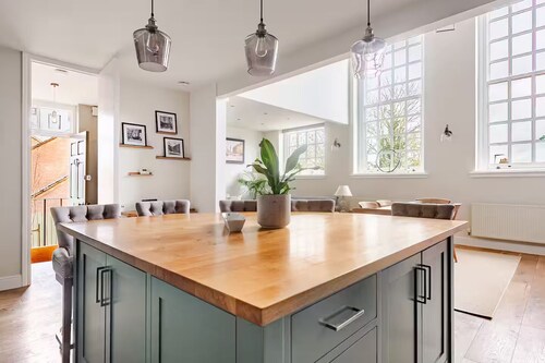 Stylish Stay w/ All you Need- The Old Grammar School