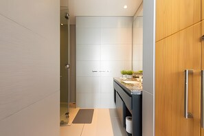 Bathroom - Spectacular Bay View! 26th Floor H2 Hyatt (Cartagena)