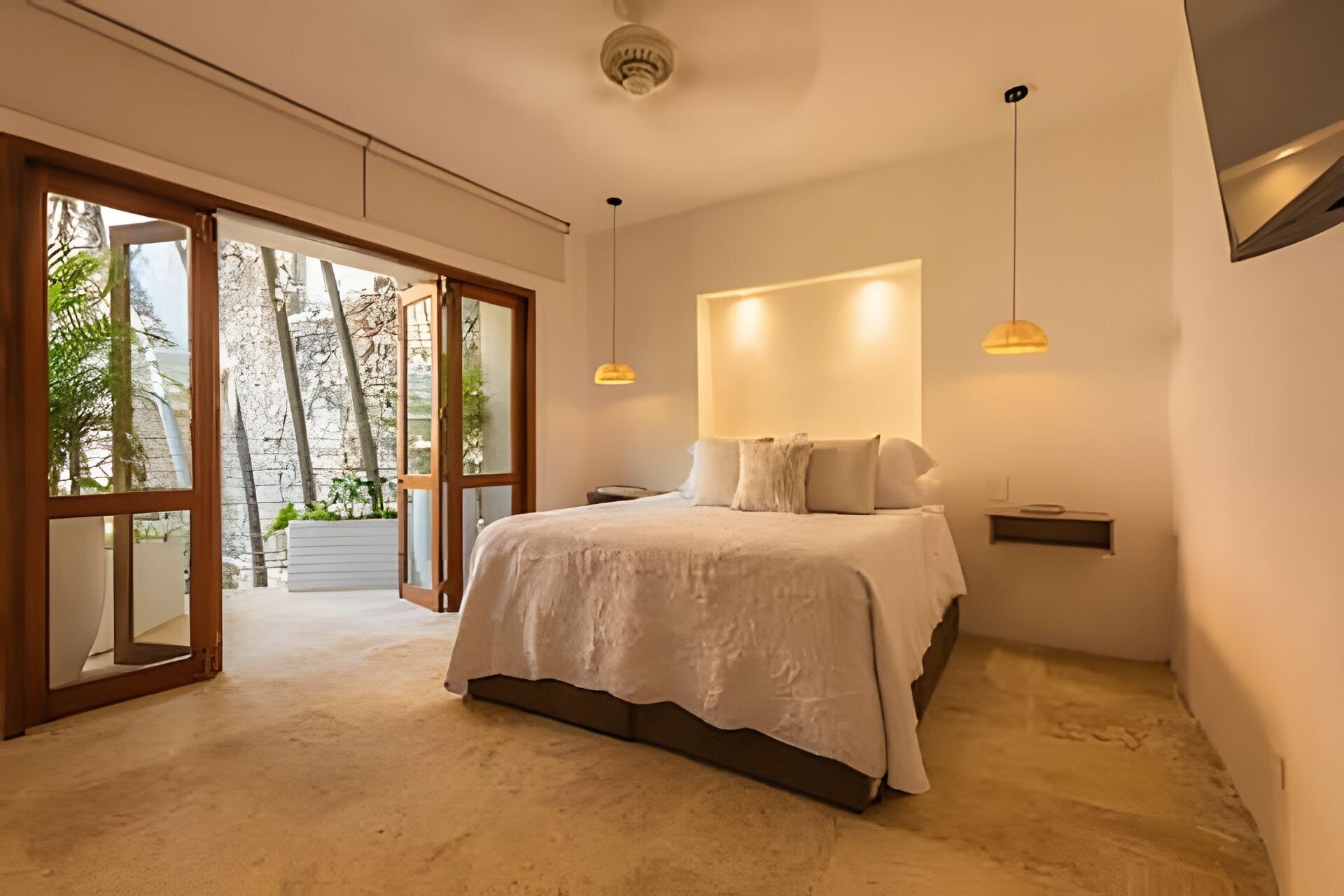 3 bedrooms, iron/ironing board, bed sheets
