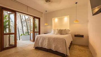 3 bedrooms, iron/ironing board, bed sheets