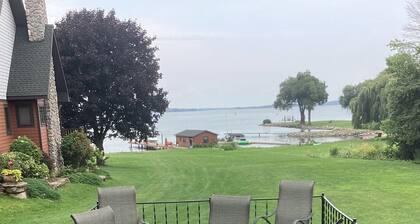 Massena, house on St. Lawrence River - perfect for Anglers!
