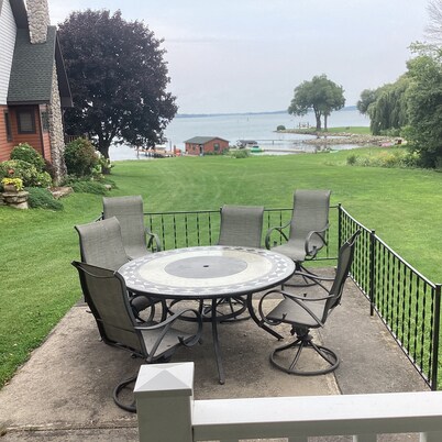 Massena, house on St. Lawrence River - perfect for Anglers!