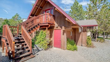 Kahden hengen huone, 1 keskisuuri parisänky, vuoristonäköala | Näkymä huoneesta