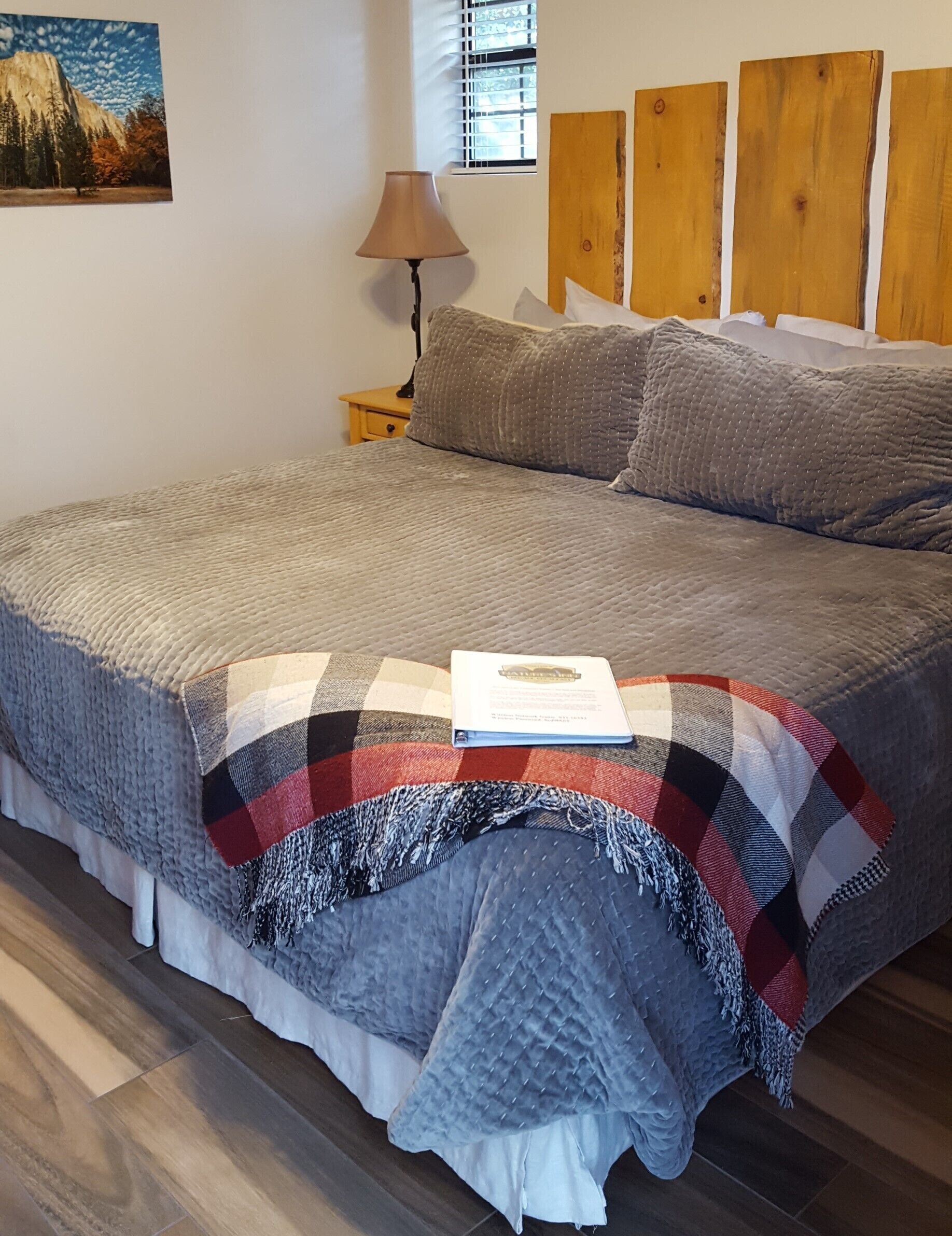 Tweepersoonskamer, 1 kingsize bed, uitzicht op tuin | Verduisterende gordijnen, een strijkplank/strijkijzer, gratis wifi