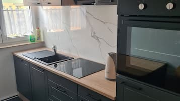 Mikrowelle, Ofen, Herdplatte, Geschirrspüler