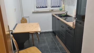 Mikrowelle, Ofen, Herdplatte, Geschirrspüler