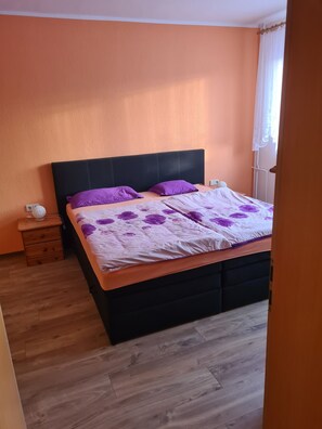 WiFi, bed sheets - Vrbo Property (Naumburg (Saale))