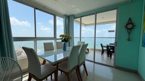 Dining - 29th Floor Spectacular Apt in Palmetto Beach (Cartagena)