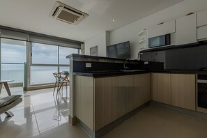 Fridge, microwave, oven, coffee/tea maker - Beautiful Apt - 2 Bedrooms 17th Floor Murano Elite (Cartagena)