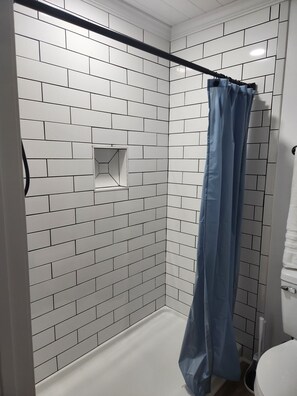 Hair dryer, towels - Renovated Lakefront Home with Covered Porch, Pool & Playground (Hot Springs)