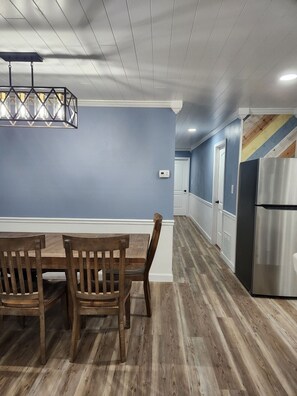 Dining - Renovated Lakefront Home with Covered Porch, Pool & Playground (Hot Springs)