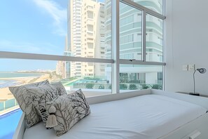 4 Schlafzimmer, Bügeleisen/Bügelbrett