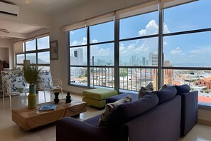 TV - Spectacular 2-bedroom apt in the Historic Center (Cartagena)