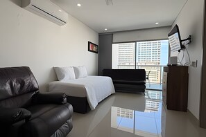 Interior - Beautiful 1 Bedroom Ocean View Apartment - 10th Floor (Cartagena)