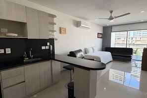 Interior - Beautiful 1 Bedroom Ocean View Apartment - 10th Floor (Cartagena)