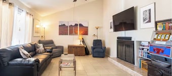 Downtown Laughlin, Steps to the Casinos & River, Pet Friendly Monthly rental