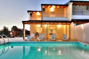Pool - Exclusive Villa Mare with Private Pool (Plovanija)