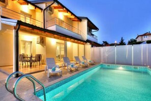 Pool - Exclusive Villa Mare with Private Pool (Plovanija)