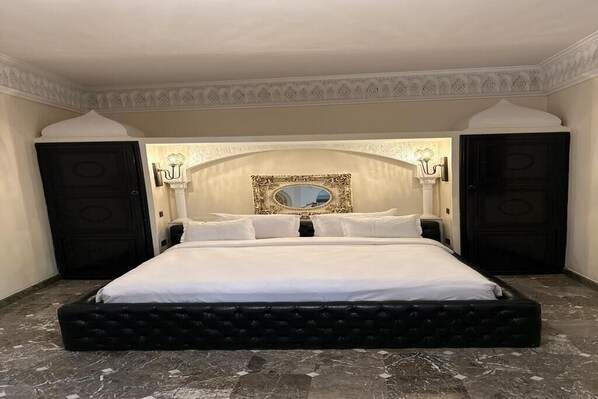 Deluxe Suite | In-room safe, soundproofing, free WiFi - Riad Palais Didier Six  (Marrakesh)