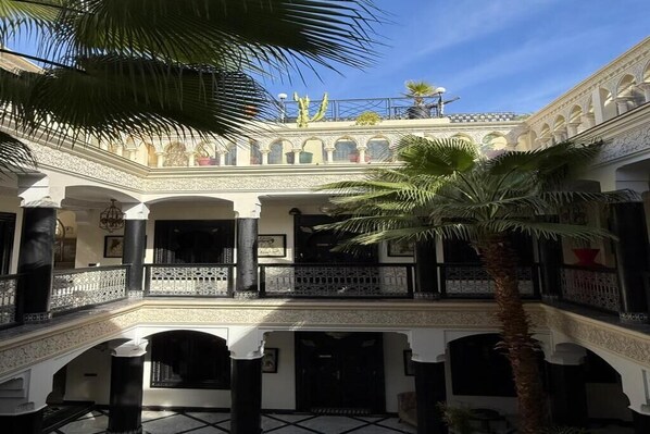 디럭스 스위트 | 숙박 시설 구내