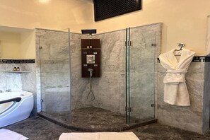 Deluxe Suite | Bathroom | Separate bathtub and shower, hair dryer, towels, soap - Riad Palais Didier Six  (Marrakesh)