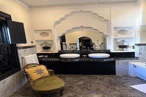 Deluxe Suite | Bathroom | Separate bathtub and shower, hair dryer, towels, soap - Riad Palais Didier Six  (Marrakesh)