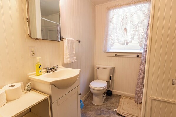 Dusche, Handtücher, Toilettenpapier