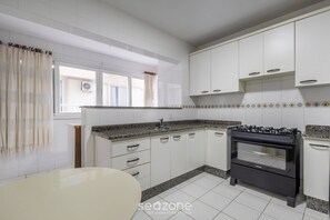 Basic Apartment | Private kitchen - 3-bedroom Apt on the BC Waterfront - Egb0052 (Balneário Camboriú)