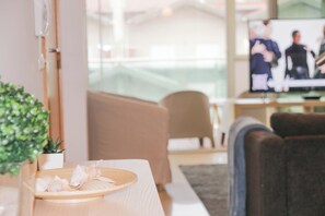 Apartamento estándar, lanai | Interior