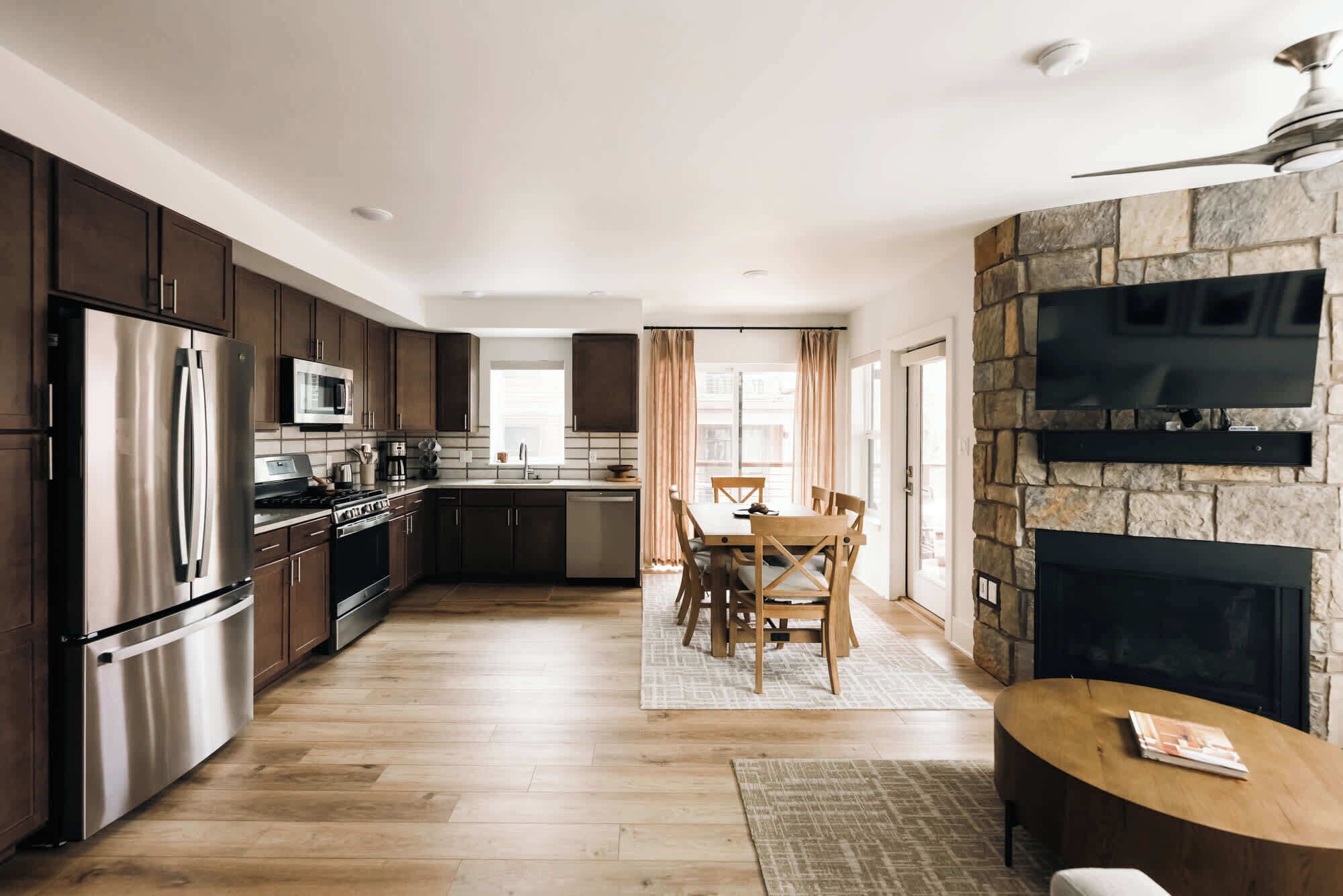 冰箱、微波炉、烤箱、炉灶