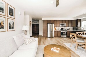 Televisie en een open haard