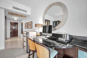 Interior - Fontainebleau Hotel Jr. Suite Sorrento w/Parking (Miami Beach)