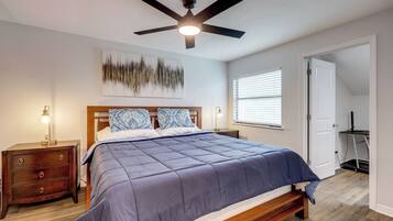 3 makuuhuonetta, silitysrauta/-lauta, internet, vuodevaatteet