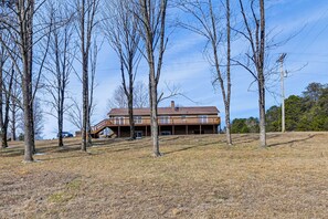 Exterior - Great for Groups! Kings Mountain Home on 7 Acres (Kings Mountain)