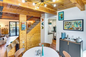Dining - Mid-Century Cabin w/ Hot Tub Mins to Bear Mountain (Sugarloaf)