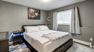 2 bedrooms, desk, iron/ironing board, Internet