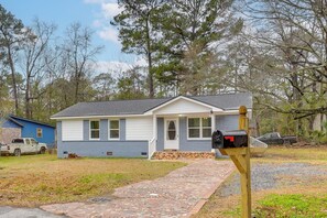 Exterior - Near Citadel Mall! Extended Getaway 8 Mi to Dtwn (Charleston)