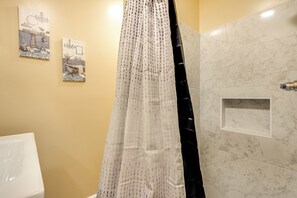 Towels - Near Citadel Mall! Extended Getaway 8 Mi to Dtwn (Charleston)