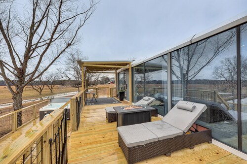 Unique Tiny Home Escape in Ouachita Foothills!