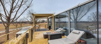 Unique Tiny Home Escape in Ouachita Foothills!