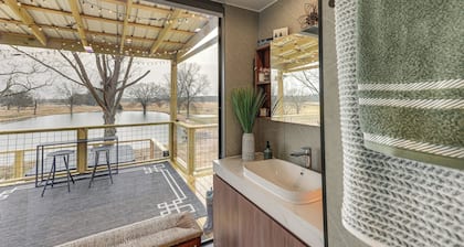 Unique Tiny Home Escape in Ouachita Foothills!
